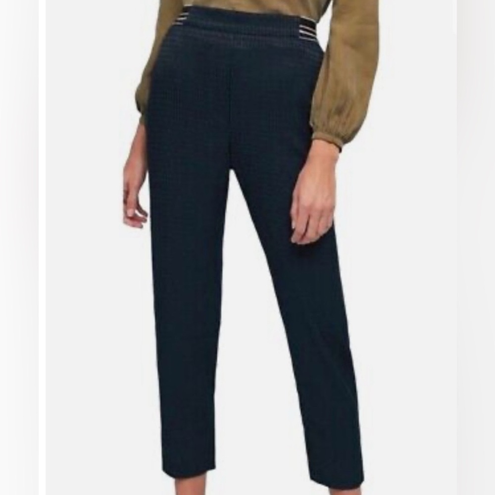 Anthropologie Essential Pull on‎ Trouser. Cropped.  Lightweight Navy Blue
